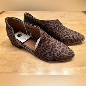 NWT - Univeral Thread Wenda Leopard Cut Out Booties - Size 7.5
